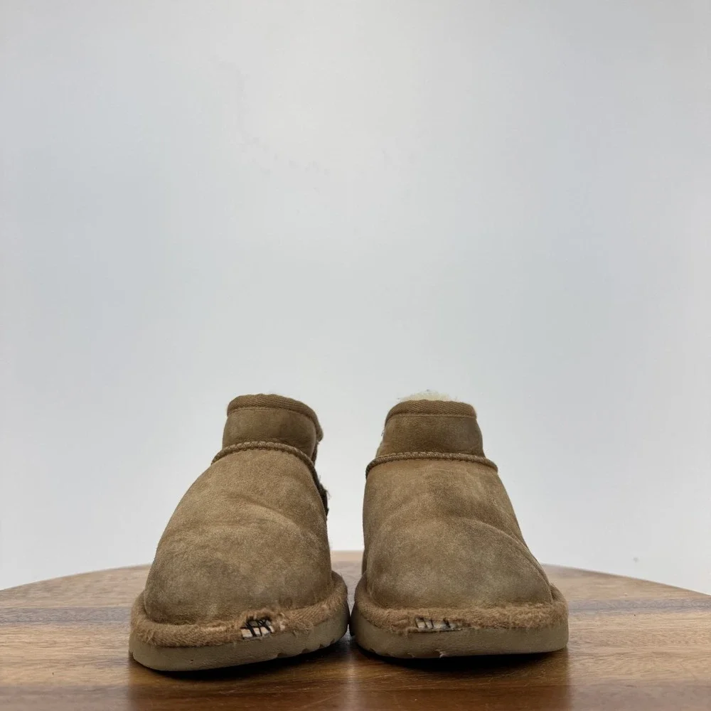 Big Kids Ugg Classic‎ Ultra Mini Tan Shearling Lined Comfort Boots Size 2 Y GUC